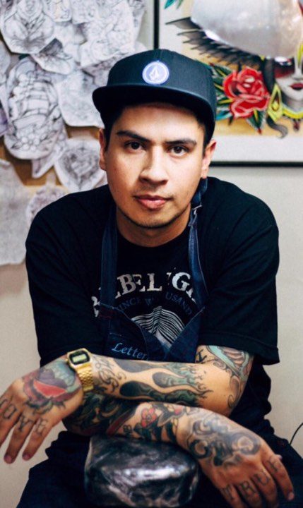 Fredy - Tattoo Künstler - Schriften und Neotraditionals - Erika und Kurt